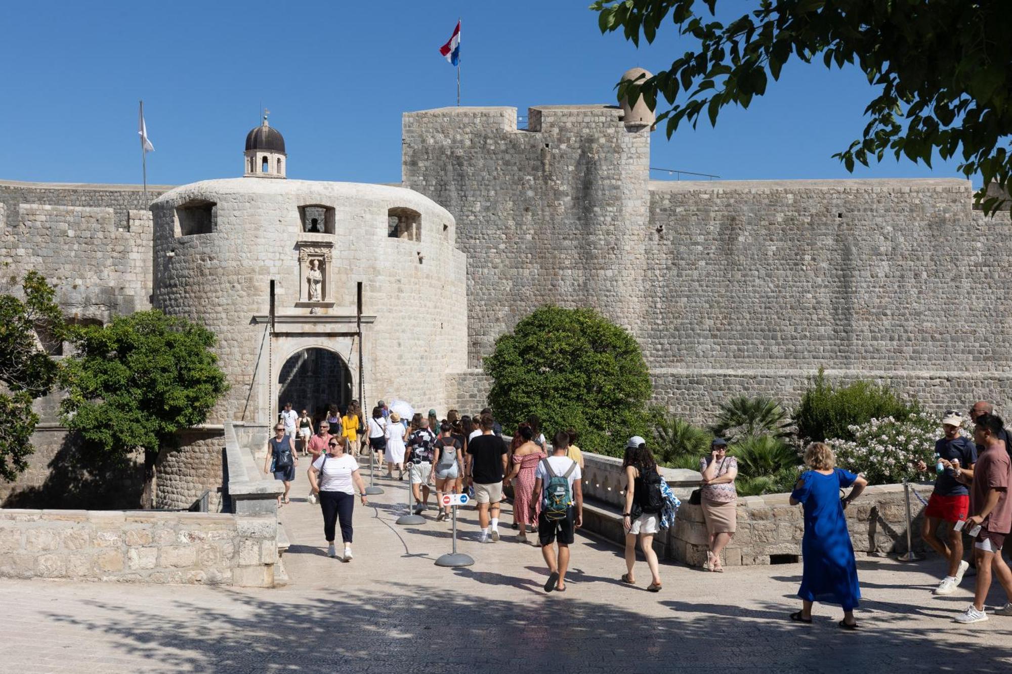 Seistanca Lux -Old City Entrance Dubrovnik Exterior photo